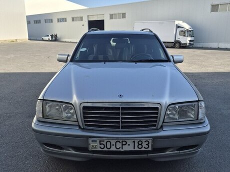 Mercedes C 200