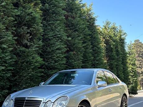 Mercedes E 220