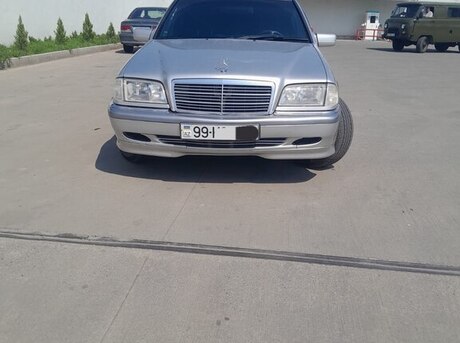 Mercedes C 180