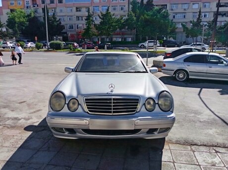 Mercedes E 300