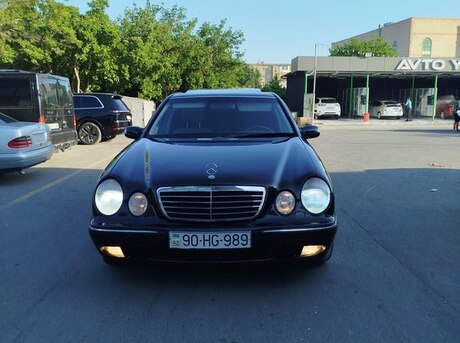 Mercedes E 200