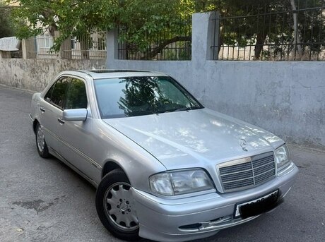 Mercedes C 230