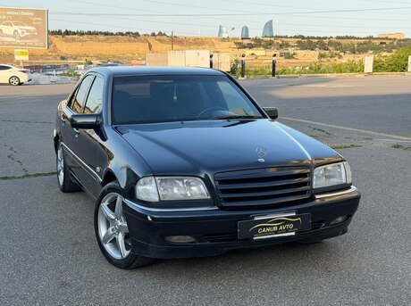 Mercedes C 240
