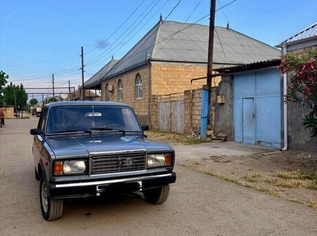 LADA (VAZ) 2107