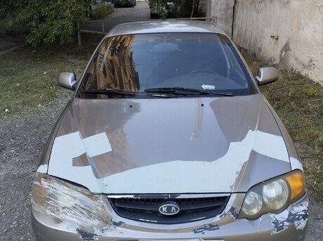 Kia Shuma