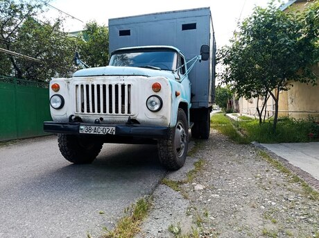 GAZ 53