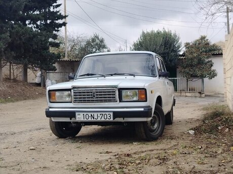 LADA (VAZ) 2107