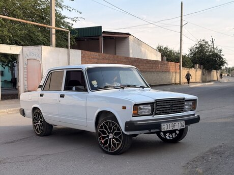 LADA (VAZ) 2107
