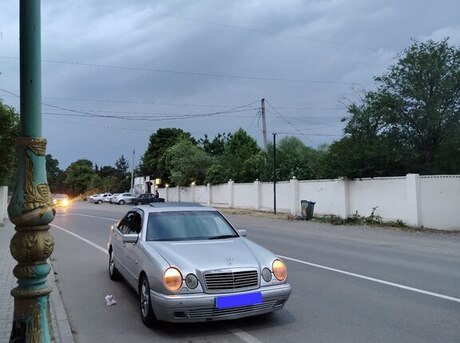 Mercedes E 230