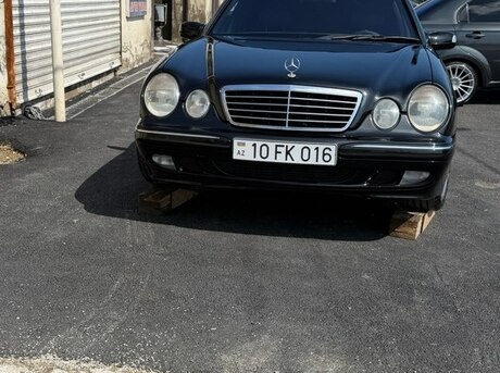Mercedes E 220