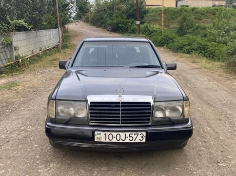Mercedes 260 E