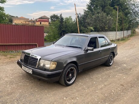 Mercedes 260 E