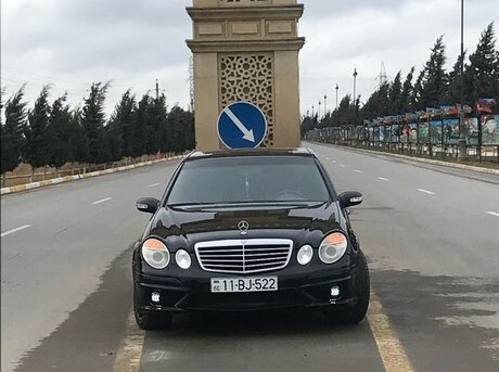 Mercedes E 320