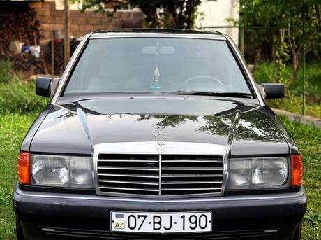 Mercedes 190
