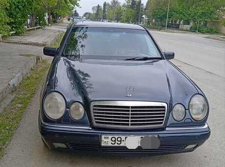 Mercedes E 200