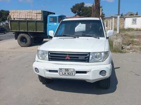 Mitsubishi Pajero io
