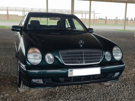 Mercedes E 240