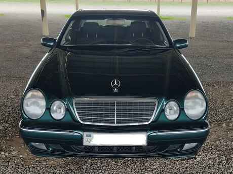 Mercedes E 240
