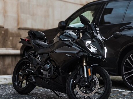 CFMOTO 250 SR