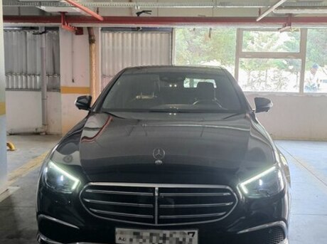 Mercedes E 300 e 4MATIC