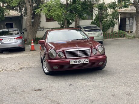 Mercedes E 240