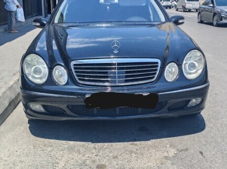 Mercedes E 240