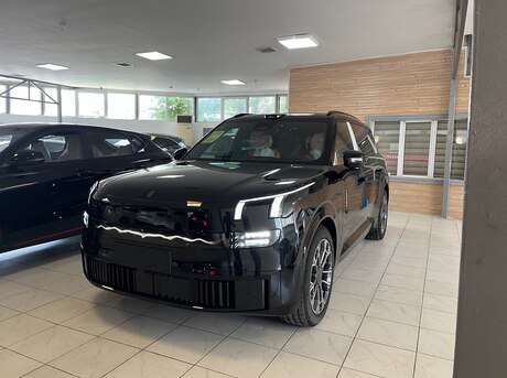 Lynk & Co 900