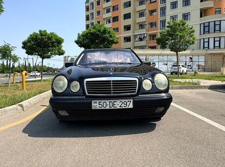 Mercedes E 200