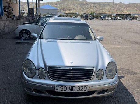 Mercedes E 320