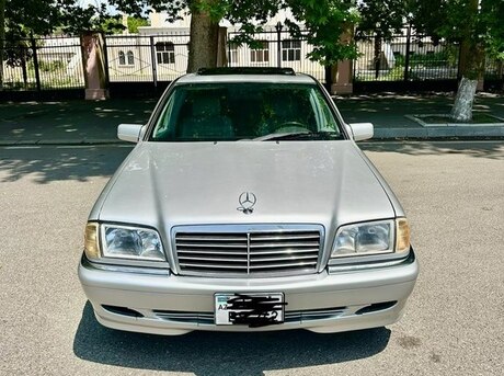 Mercedes C 240