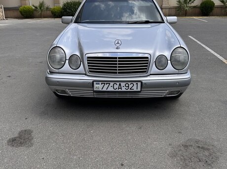 Mercedes E 240