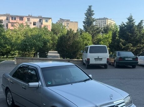 Mercedes C 240