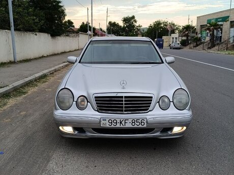 Mercedes E 270