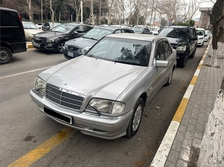 Mercedes C 240