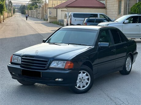 Mercedes C 200