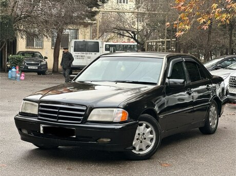 Mercedes C 200