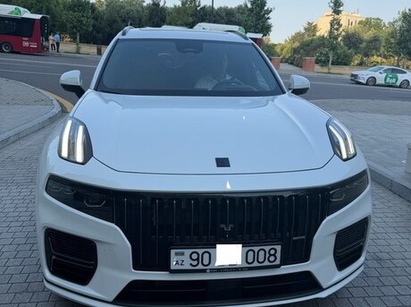 Lynk & Co 09