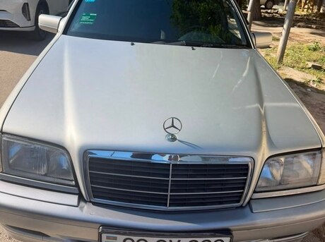 Mercedes C 240