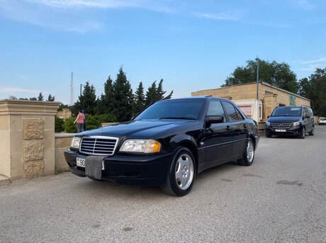 Mercedes C 180