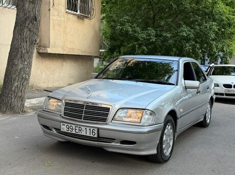Mercedes C 200