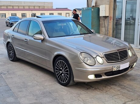 Mercedes E 320
