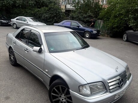 Mercedes C 240