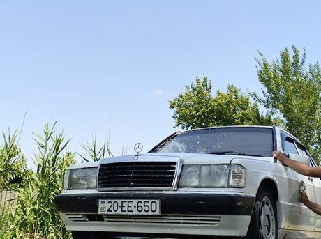 Mercedes 190