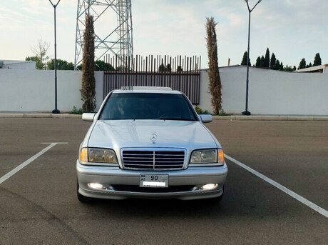 Mercedes C 230