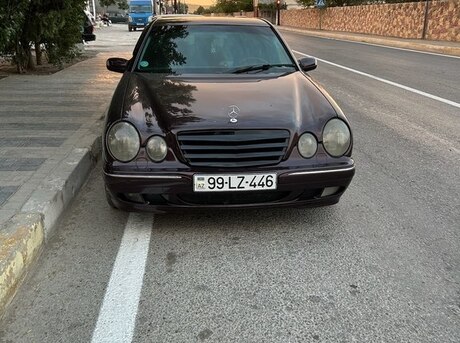 Mercedes E 220