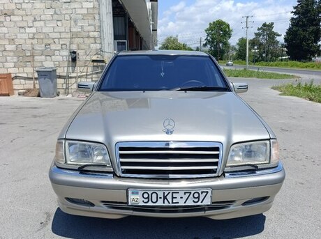 Mercedes C 230