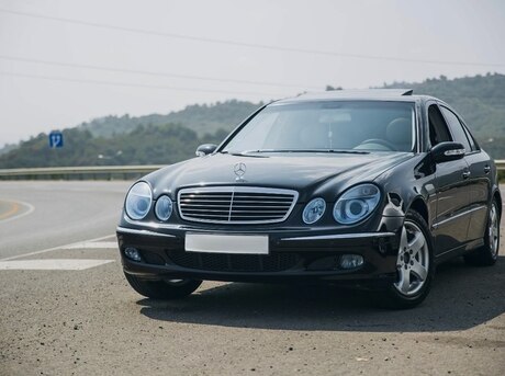 Mercedes E 240