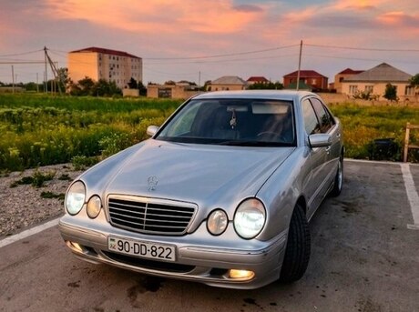 Mercedes E 270