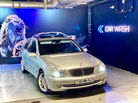 Mercedes C 200