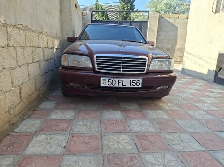 Mercedes C 200